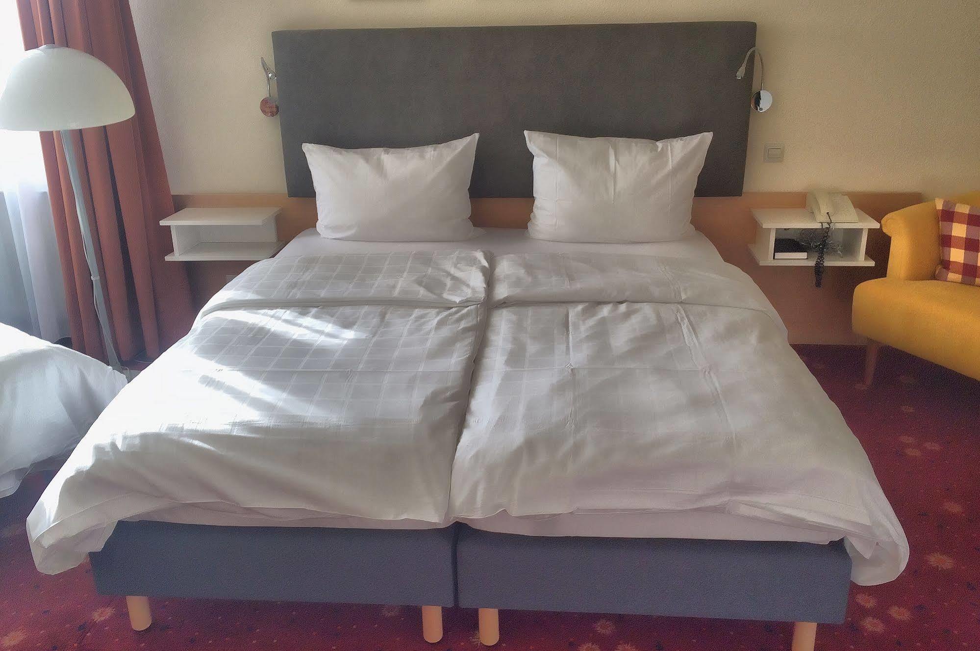 Akzent Hotel Hoehenblick Muehlhausen im Taele エクステリア 写真