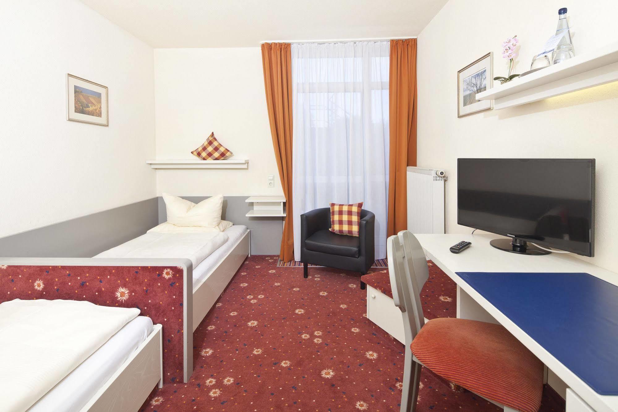 Akzent Hotel Hoehenblick Muehlhausen im Taele エクステリア 写真